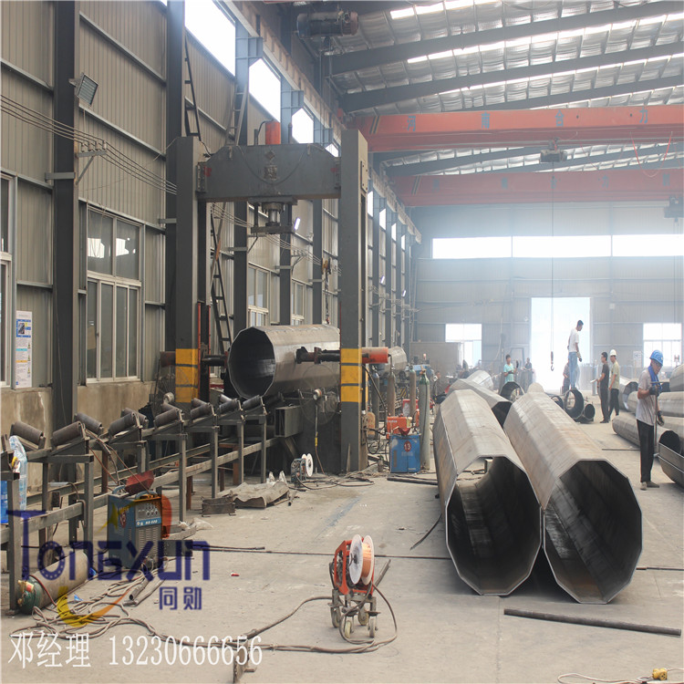 鋼桿內焊機作業(yè)